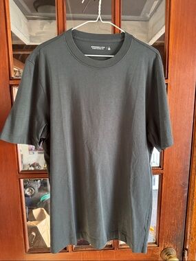 Abercrombie & Fitch Black Short Sleeve Crewneck Tee
